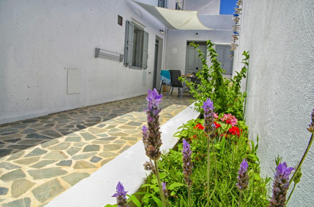 Villa Tholos